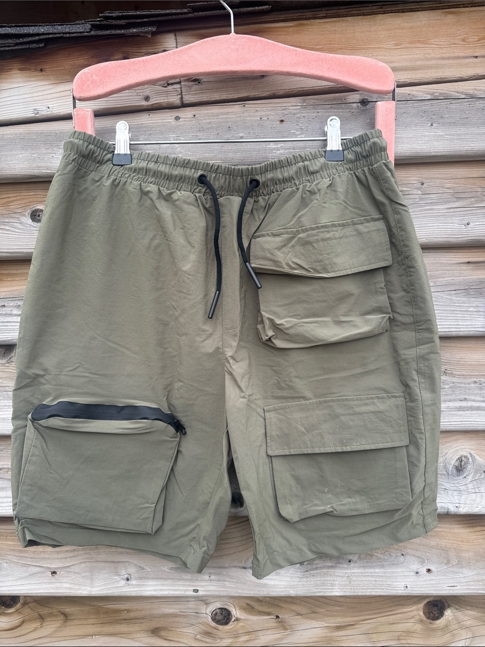 Men's Olive Cargo Shorts with Multiple Pockets